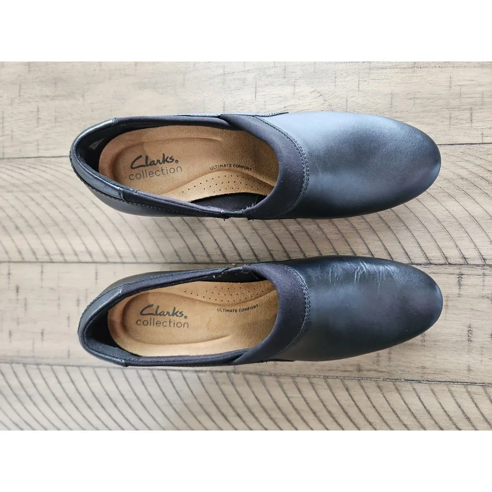 Clarks Emslie Summit Shootie 8.5 Black Leather Block Heel Minimalist Comfort